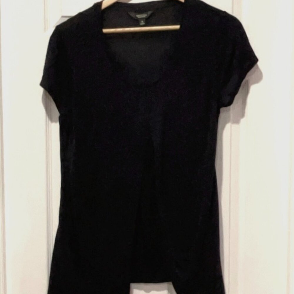 Brand New Elegant Black Vera Wang T-Shirt Size Medium NWT